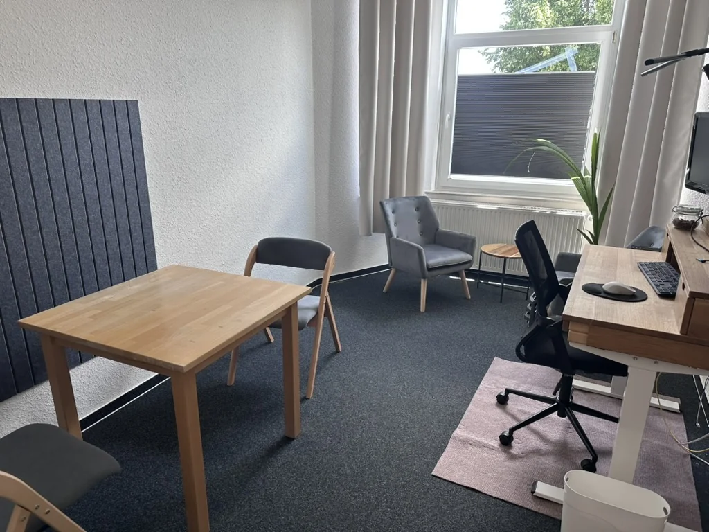 Kleiner Raum (10 m²) in Oldenburg – Musikunterricht, Therapie und Büro